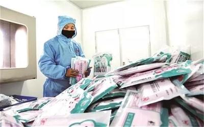 共克时艰 徐州三家企业加班加点保障口罩与日用品供应